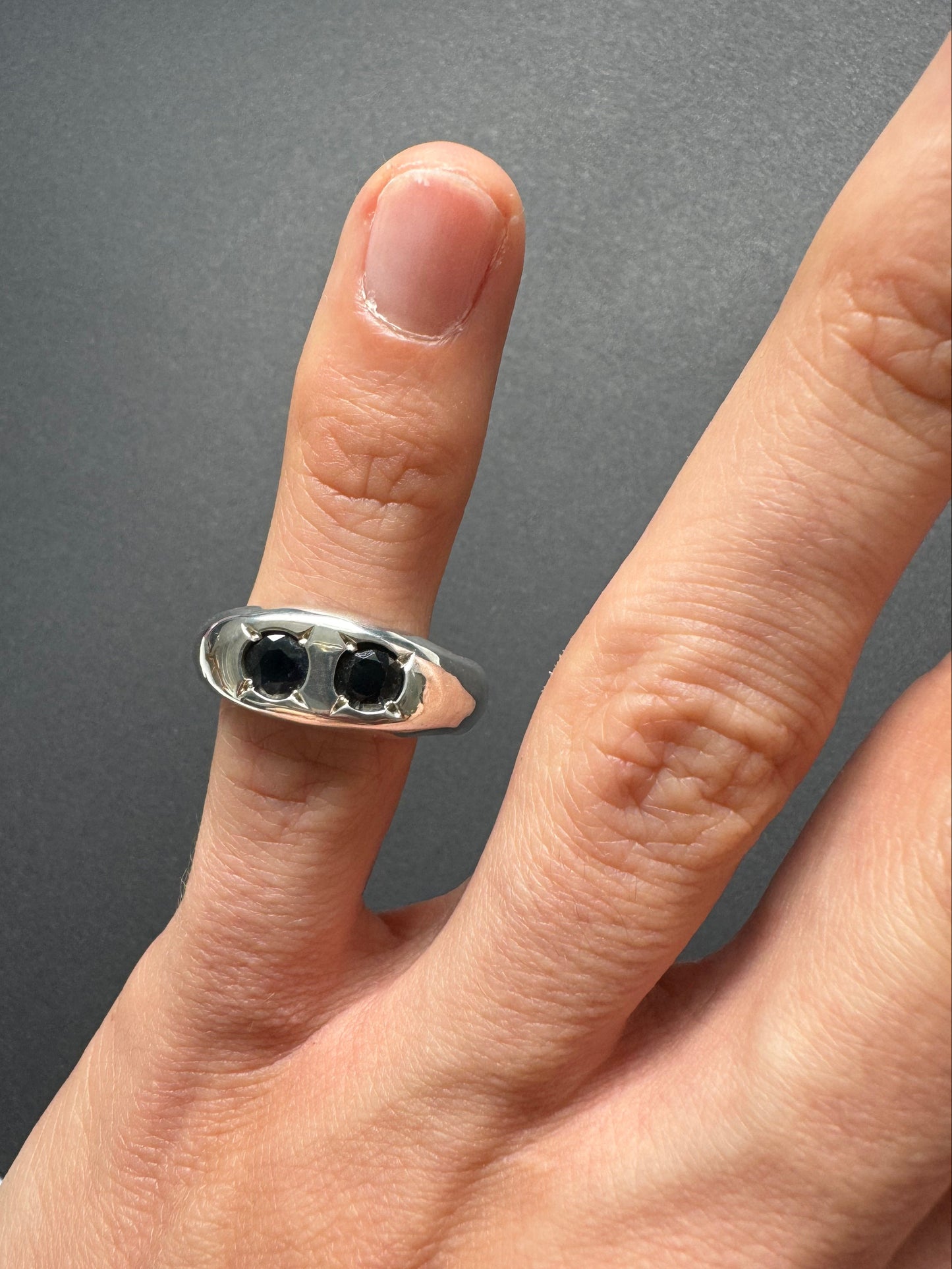 001 RING / Black Sapphire